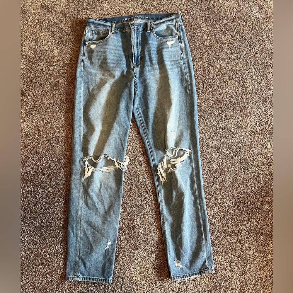 American Eagle Outfitters Light Blue Distressed Straight Jeans - Picture 6 of 6